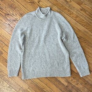 Abercrombie and Fitch Merino Wool Blend Mock Neck Sweater Size M. EUC